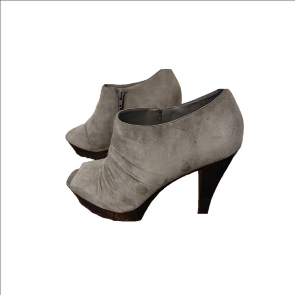 BCBG Rimy Ultra Suede Peep Toe Booties Size 9B - Picture 1 of 4